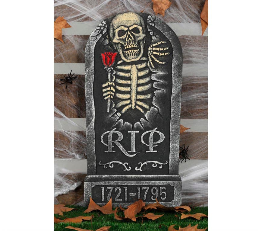 Gravsten "RIP" 1721-1795, 32 × 65 cm