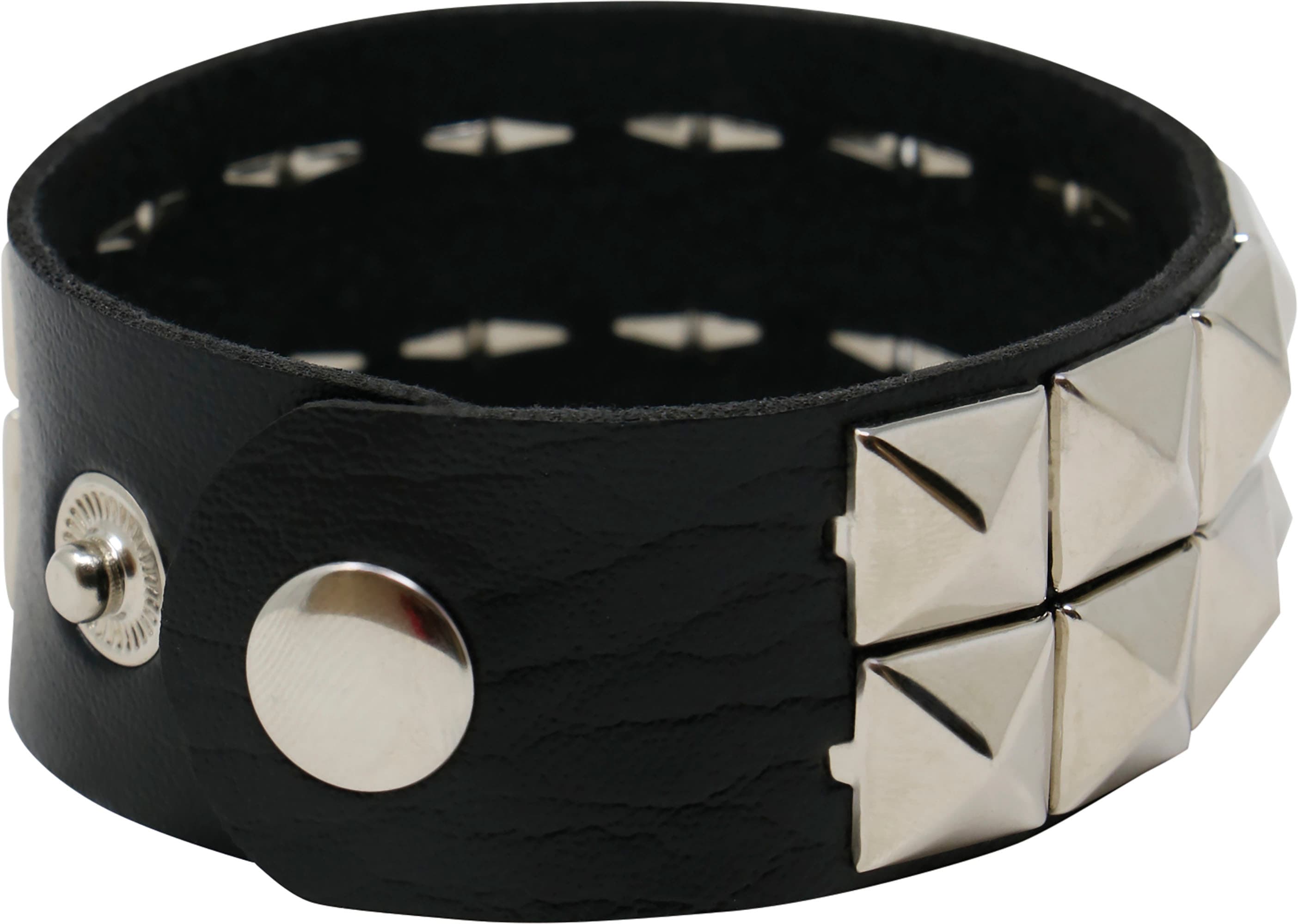 Armbånd i imiteret læder med nitter, 22 cm