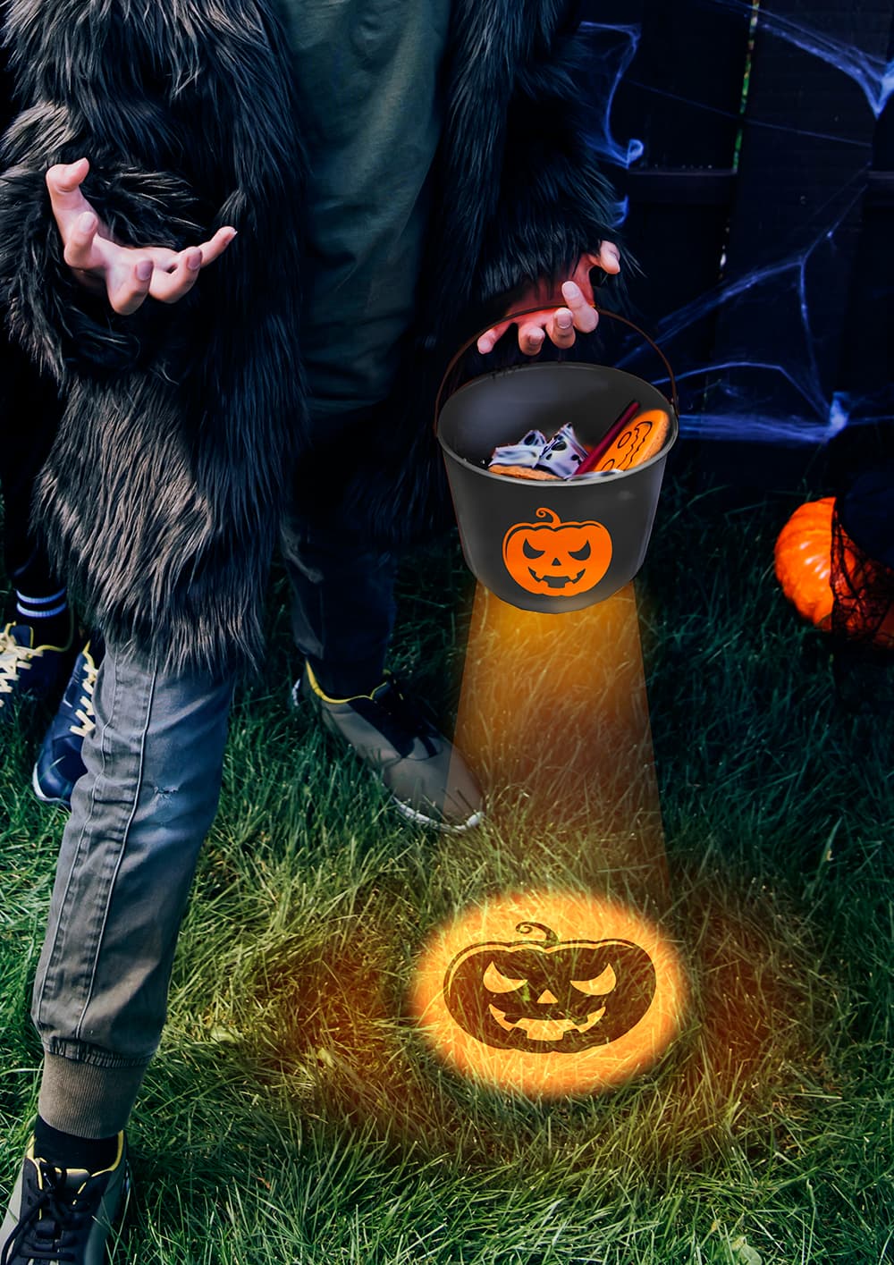 Halloween-kube med lys i bunden, sort, 15 × 20 cm